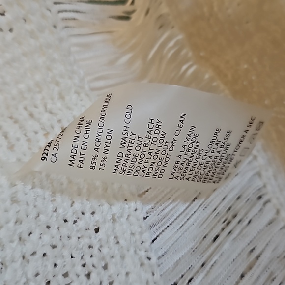 Size small cream fringed sweater - Picture 3 of 3